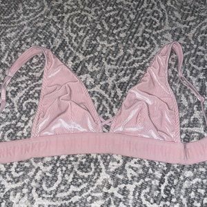 vs pink bra